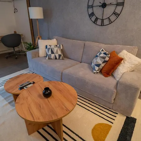 Charming Monro Old Town Flat Апартаменты Бухарест