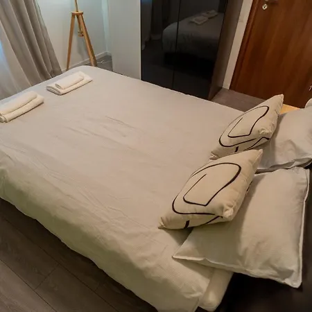 Апартаменты Charming Monro Old Town Flat