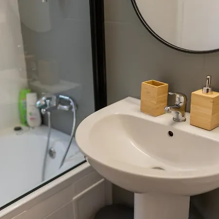 Charming Monro Old Town Flat * Бухарест