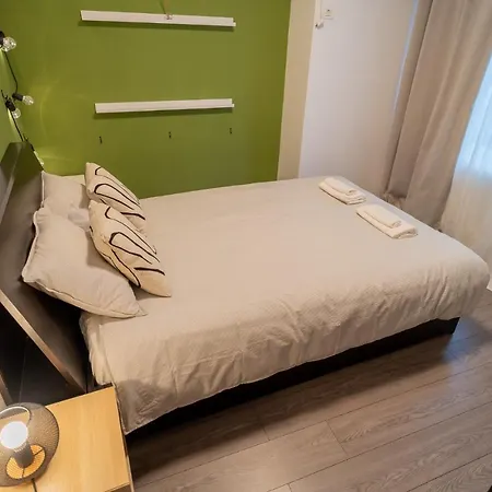 Charming Monro Old Town Flat * بوخارست