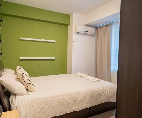 Charming Monro Old Town Flat Апартаменты *